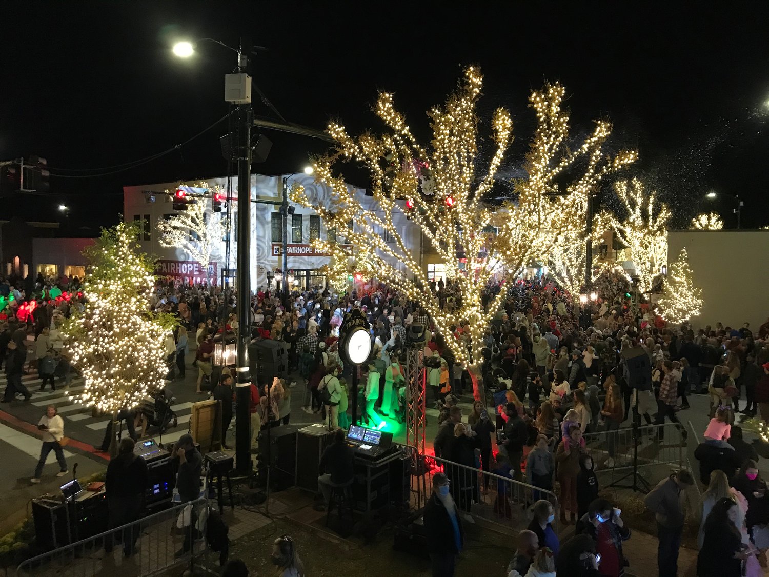 Fairhope holds 'Lighting of Trees' Gulf Coast Media